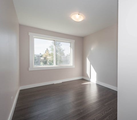 Floor plan for 2 beds, 1 bath, 950 sqft